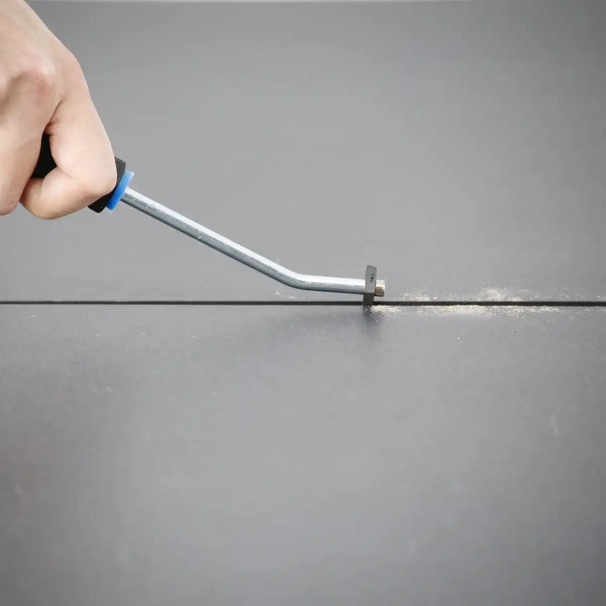 Nettoie colle et joints de carrelage